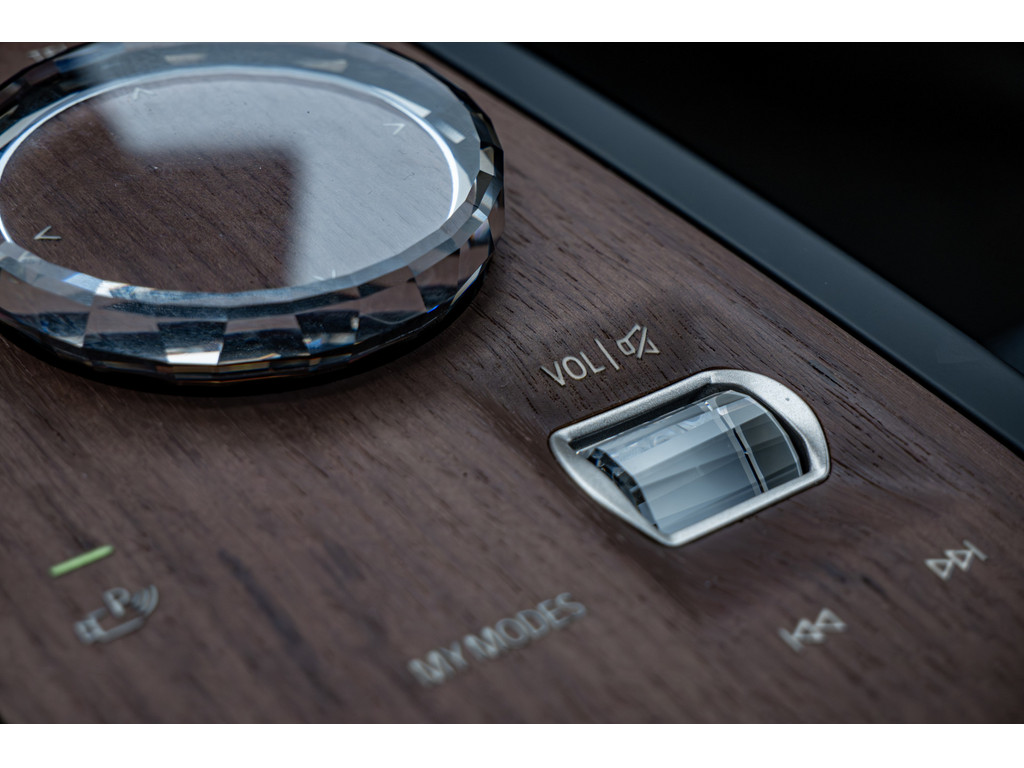 Fahrzeugansicht BMW iX xDrive40 SPORT ELEKTRO - Bild 19