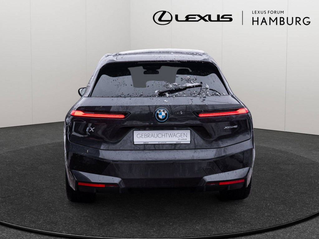 Fahrzeugansicht BMW iX xDrive40 SPORT ELEKTRO - Bild 33