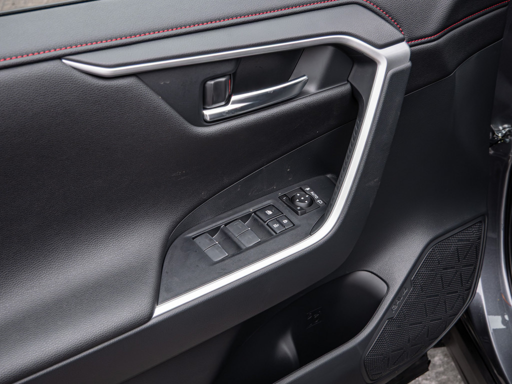 Fahrzeugansicht TOYOTA RAV 4 2.5 Plug-in Hybrid 4x4 Teamplayer - Bild 39