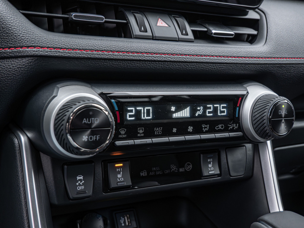 Fahrzeugansicht TOYOTA RAV 4 2.5 Plug-in Hybrid 4x4 Teamplayer - Bild 18