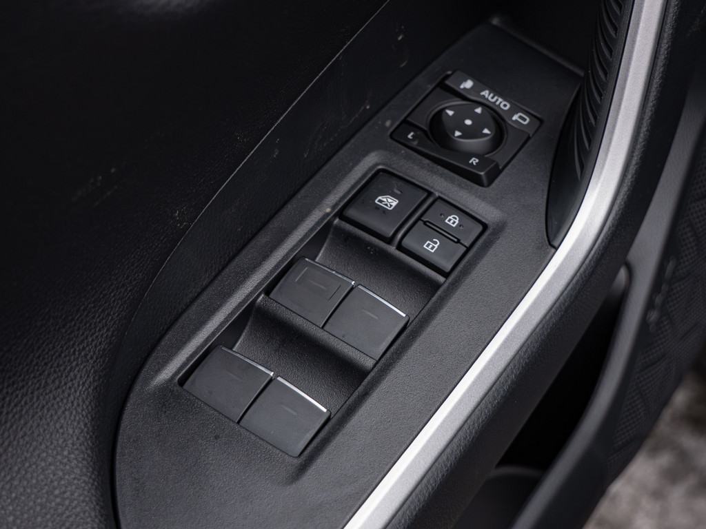 Fahrzeugansicht TOYOTA RAV 4 2.5 Plug-in Hybrid 4x4 Teamplayer - Bild 40