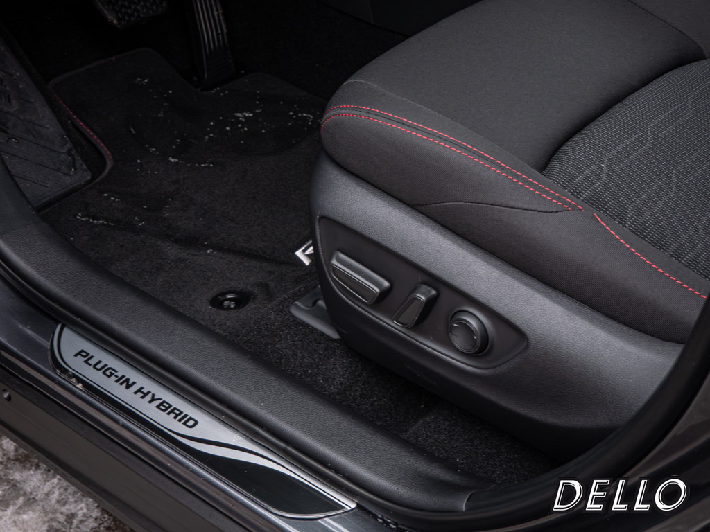 Fahrzeugansicht TOYOTA RAV 4 2.5 Plug-in Hybrid 4x4 Teamplayer - Bild 38