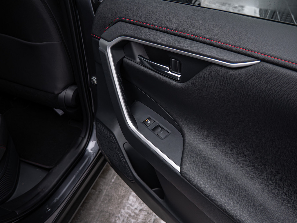 Fahrzeugansicht TOYOTA RAV 4 2.5 Plug-in Hybrid 4x4 Teamplayer - Bild 2