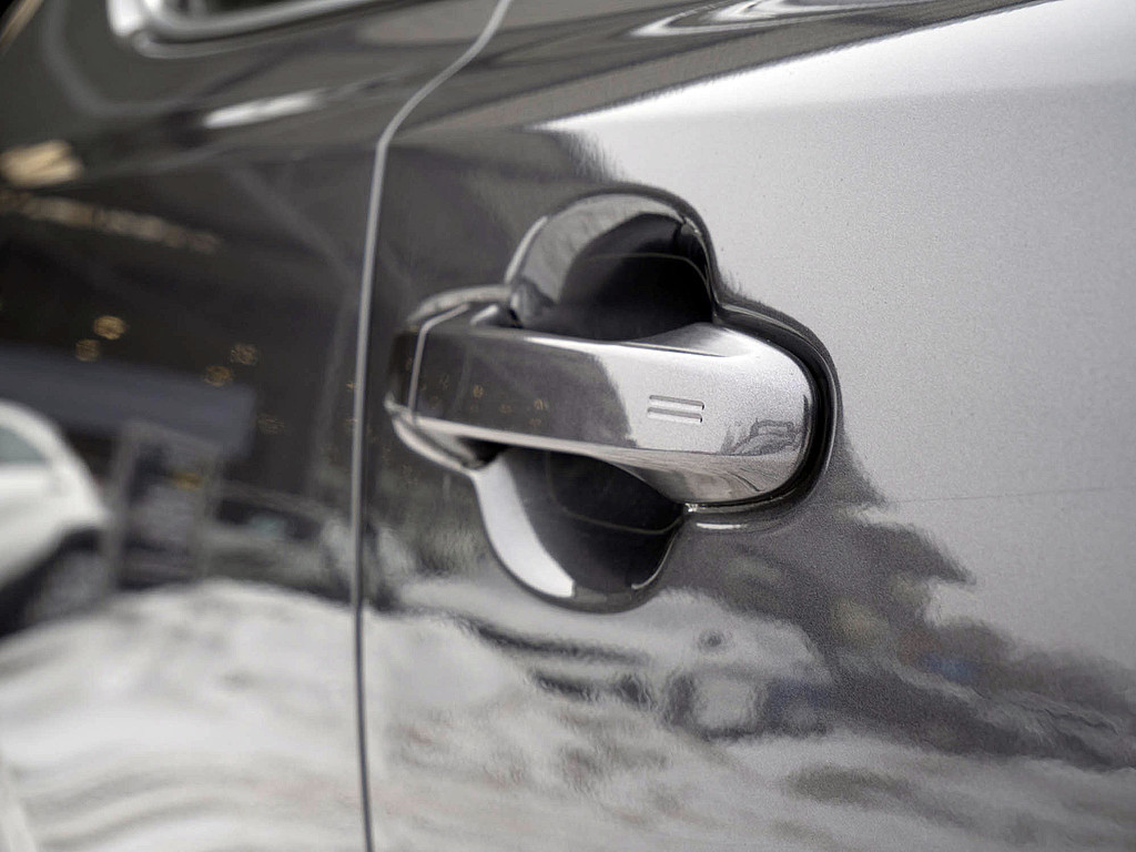 Fahrzeugansicht TOYOTA C-HR 1.8 Hybrid Team D - Bild 8