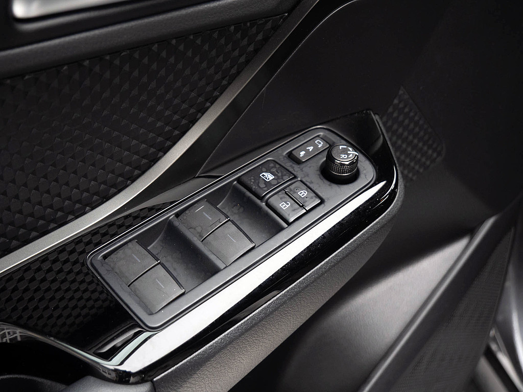 Fahrzeugansicht TOYOTA C-HR 1.8 Hybrid Team D - Bild 15