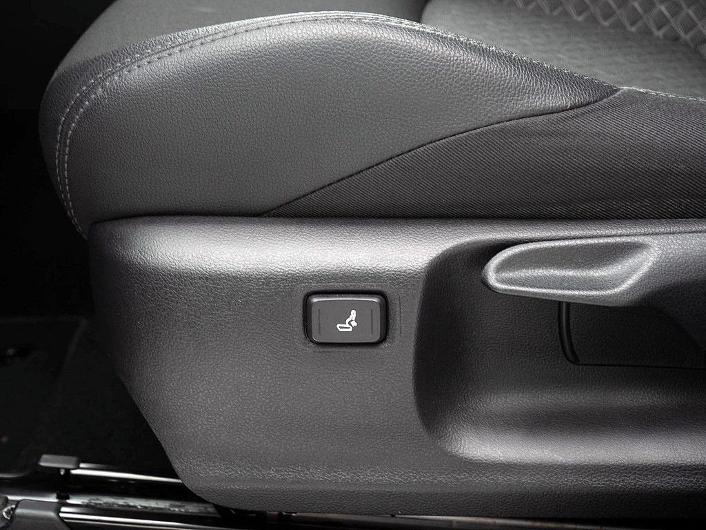 Fahrzeugansicht TOYOTA C-HR 1.8 Hybrid Team D - Bild 16