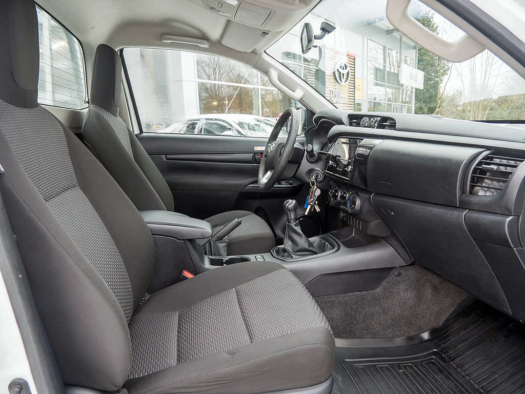 Fahrzeugansicht TOYOTA Hilux 2.4 D-4D Duty - Bild 3