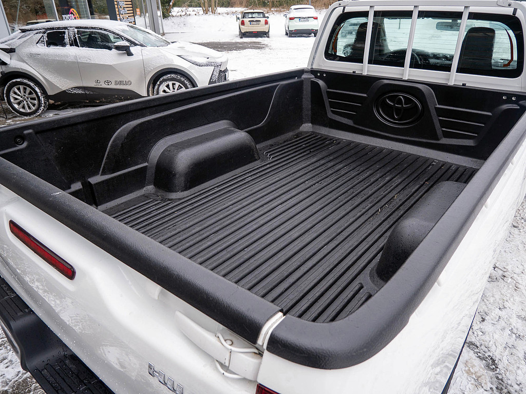 Fahrzeugansicht TOYOTA Hilux 2.4 D-4D Duty - Bild 5