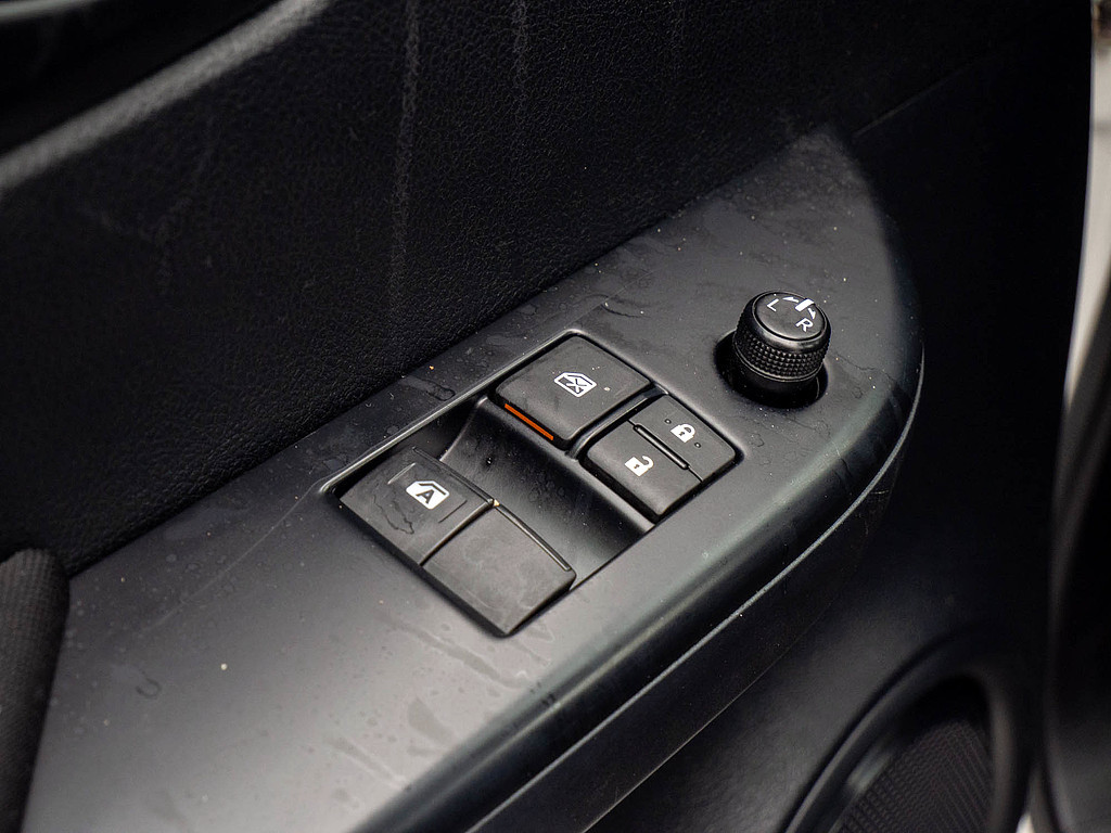 Fahrzeugansicht TOYOTA Hilux 2.4 D-4D Duty - Bild 9