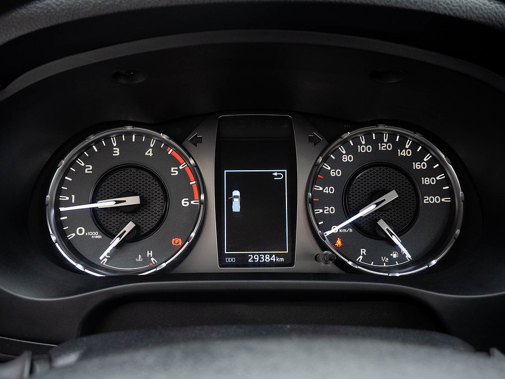 Fahrzeugansicht TOYOTA Hilux 2.4 D-4D Duty - Bild 10