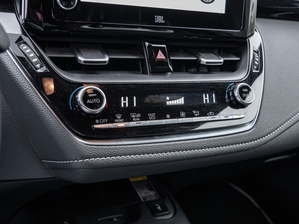 Fahrzeugansicht TOYOTA Corolla 2.0 Hybrid Lounge - Bild 18