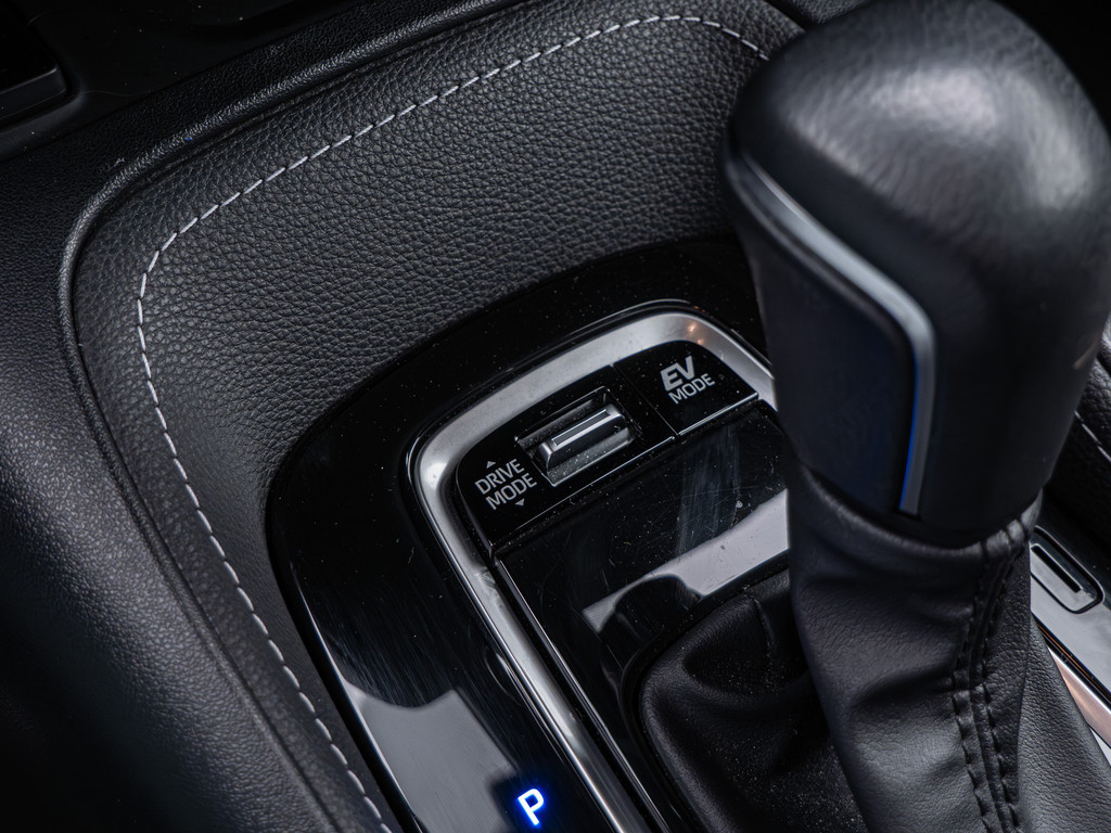 Fahrzeugansicht TOYOTA Corolla 2.0 Hybrid Lounge - Bild 20