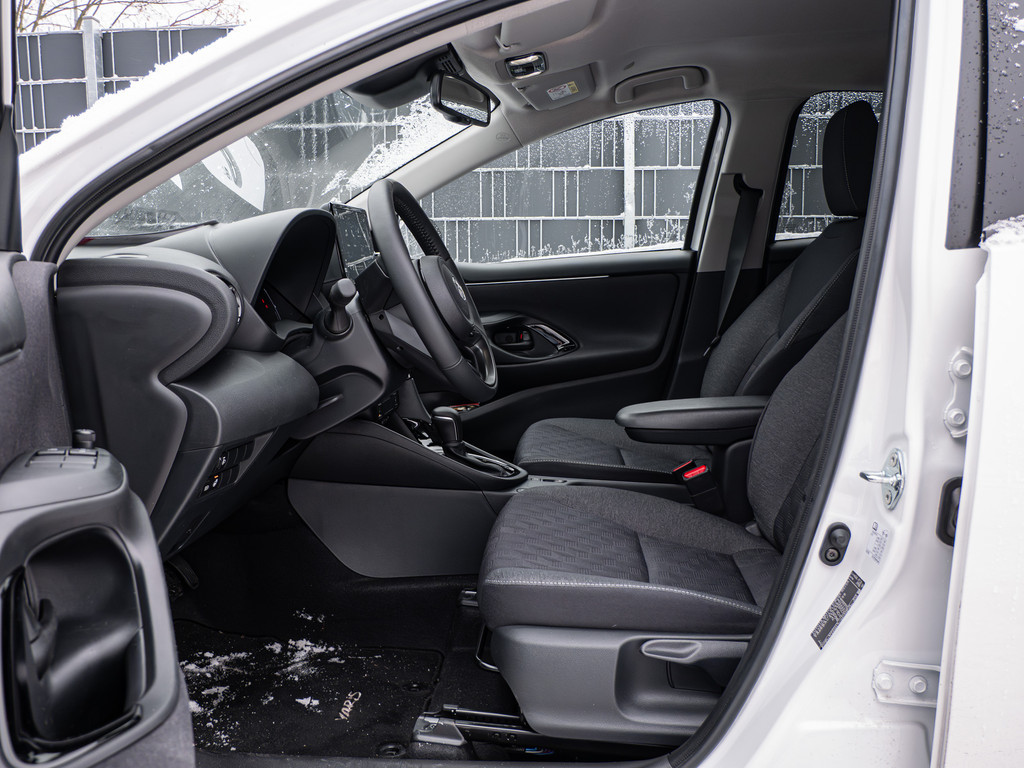 Fahrzeugansicht TOYOTA Yaris 1.5 Hybrid Teamplayer - Bild 2