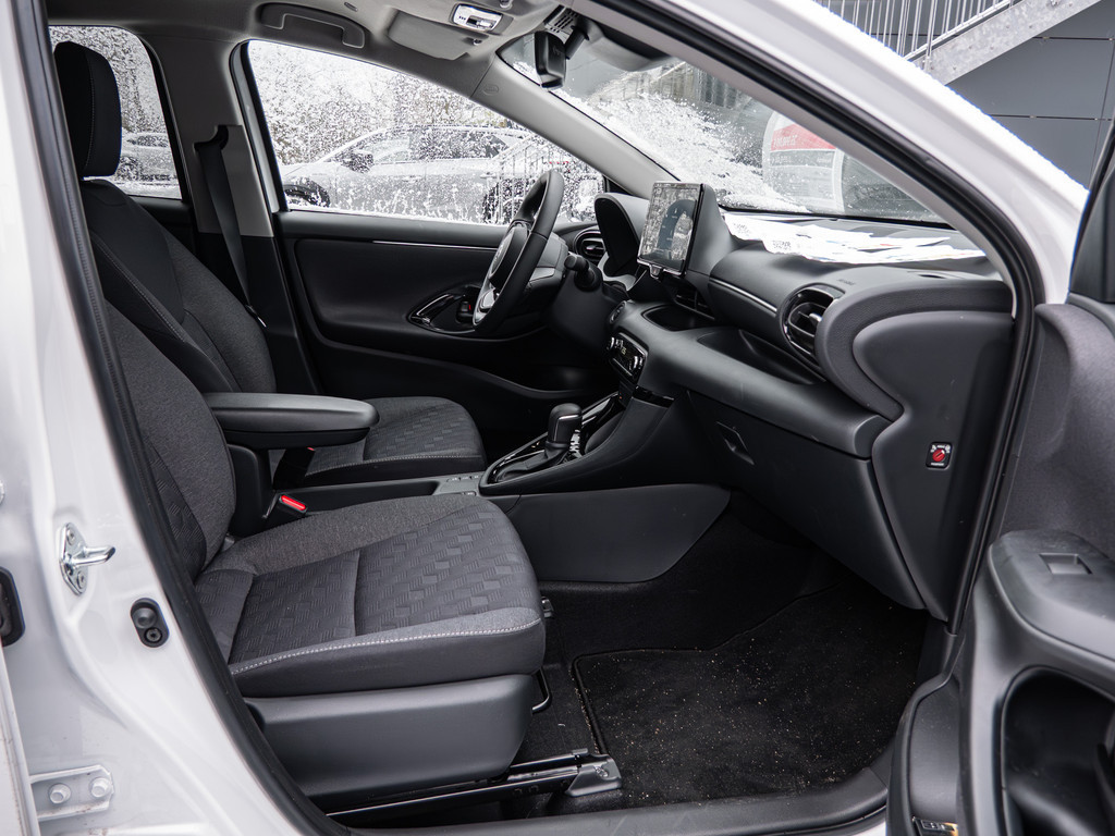 Fahrzeugansicht TOYOTA Yaris 1.5 Hybrid Teamplayer - Bild 3