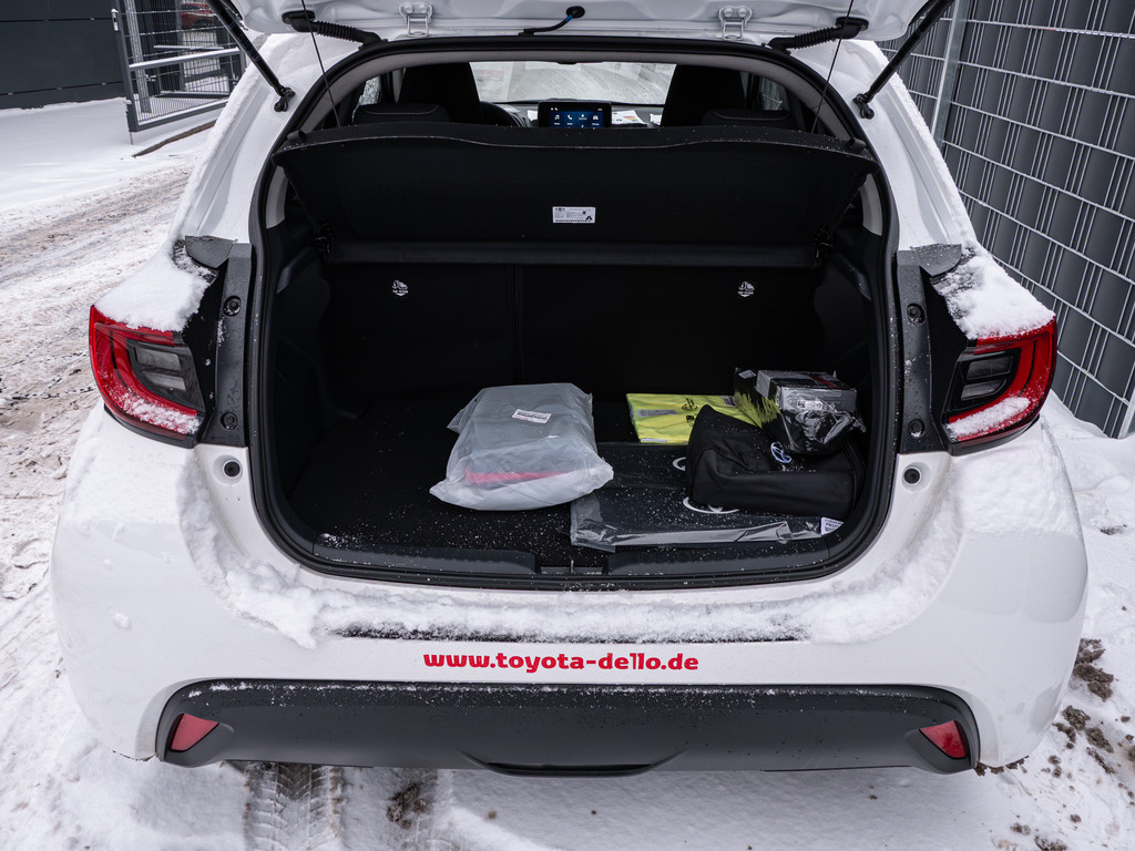 Fahrzeugansicht TOYOTA Yaris 1.5 Hybrid Teamplayer - Bild 5