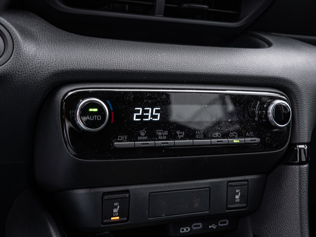 Fahrzeugansicht TOYOTA Yaris 1.5 Hybrid Teamplayer - Bild 11