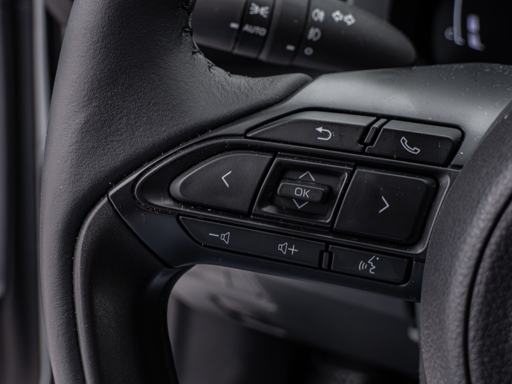 Fahrzeugansicht TOYOTA Yaris 1.5 Hybrid Teamplayer - Bild 25