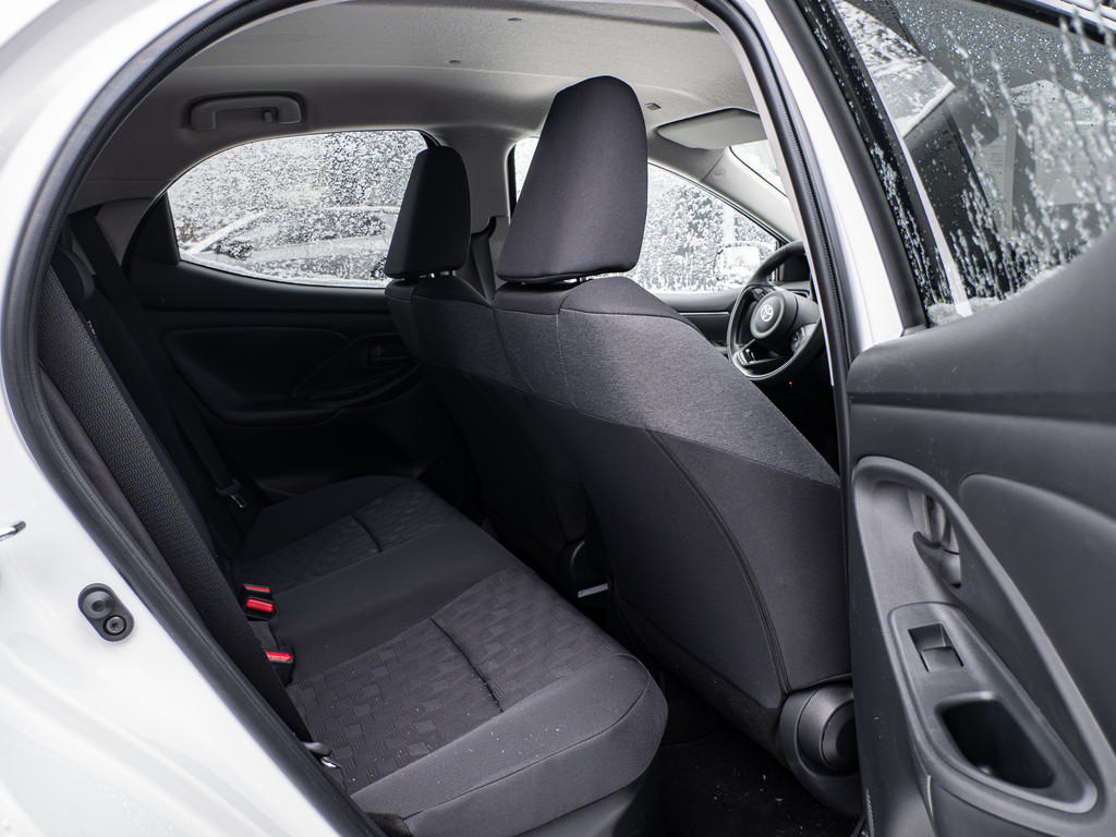 Fahrzeugansicht TOYOTA Yaris 1.5 Hybrid Teamplayer - Bild 4