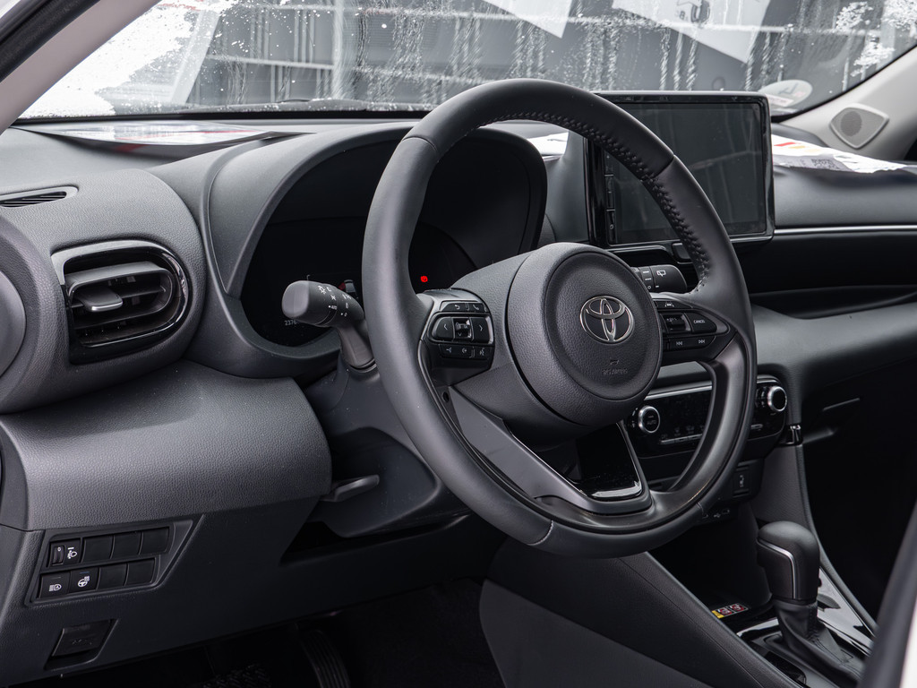 Fahrzeugansicht TOYOTA Yaris 1.5 Hybrid Teamplayer - Bild 27