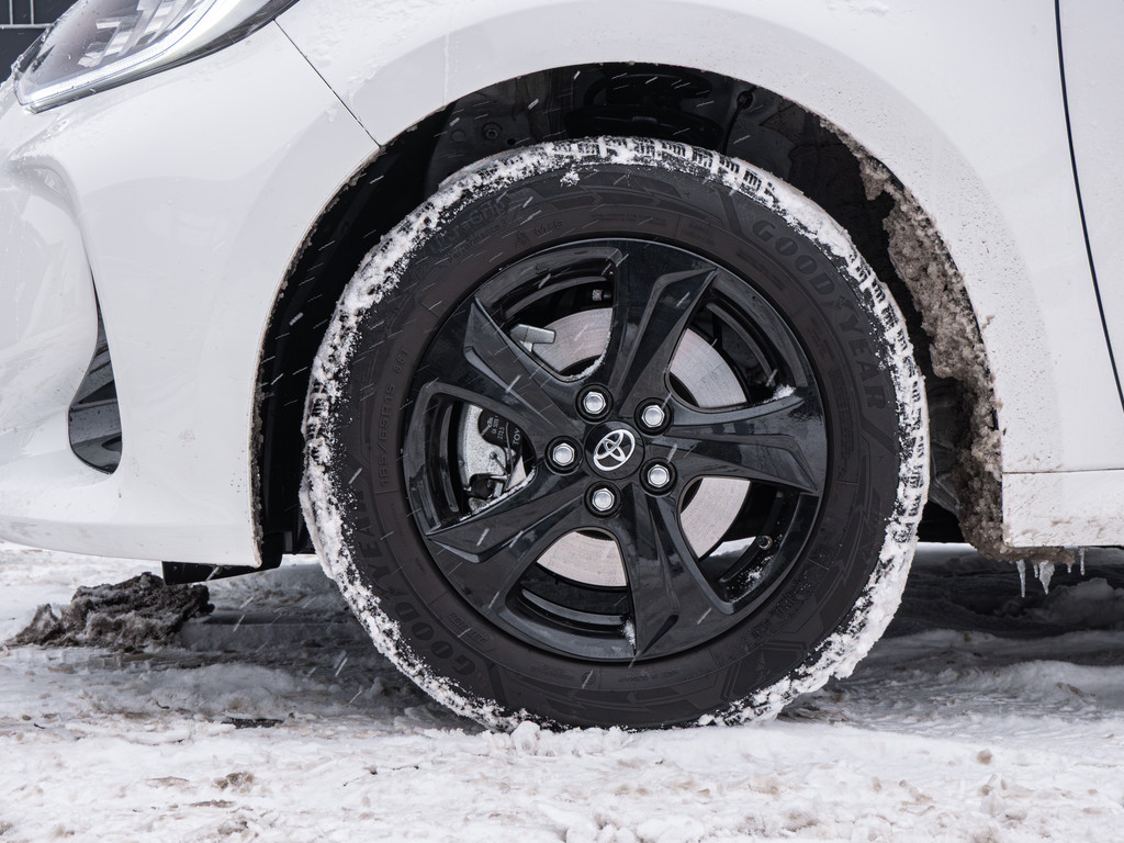 Fahrzeugansicht TOYOTA Yaris 1.5 Hybrid Teamplayer - Bild 35