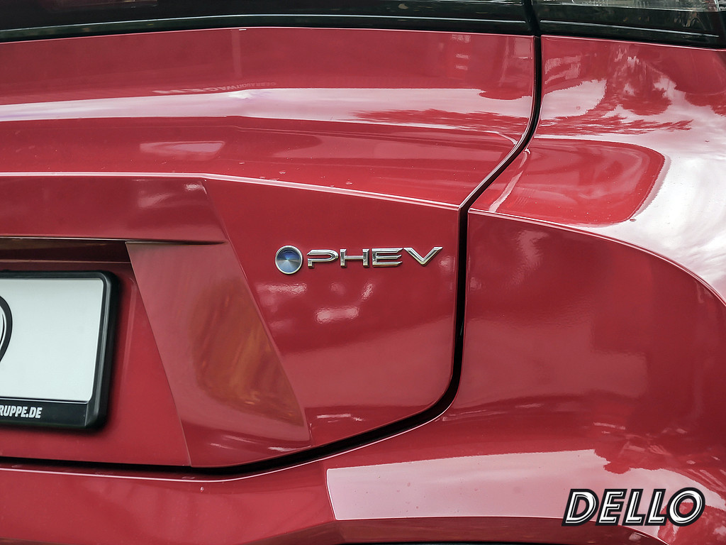 Fahrzeugansicht TOYOTA C-HR 2.0 Plug-In Hybrid FWD Team D - Bild 32