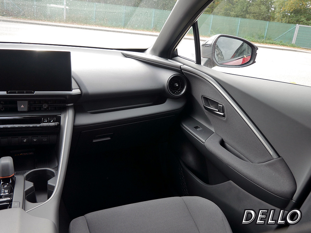 Fahrzeugansicht TOYOTA C-HR 2.0 Plug-In Hybrid FWD Team D - Bild 39