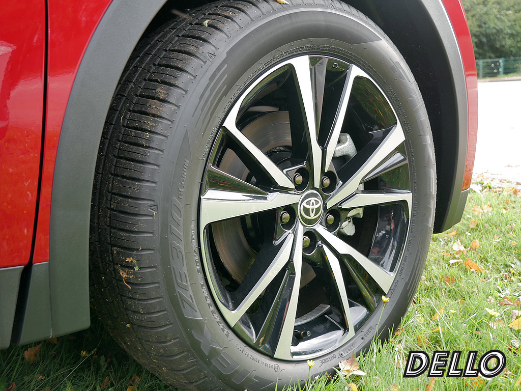 Fahrzeugansicht TOYOTA C-HR 2.0 Plug-In Hybrid FWD Team D - Bild 3