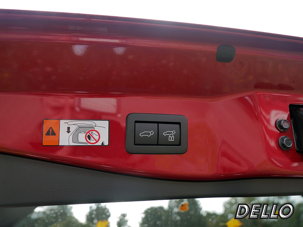 Fahrzeugansicht TOYOTA C-HR 2.0 Plug-In Hybrid FWD Team D - Bild 5