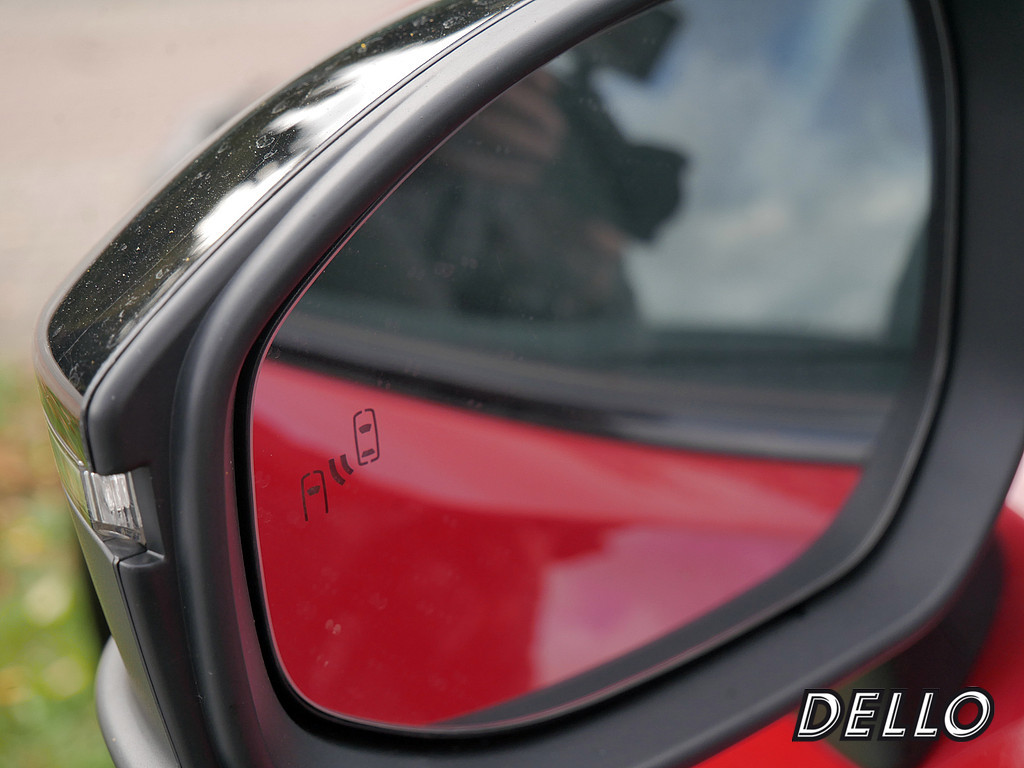 Fahrzeugansicht TOYOTA C-HR 2.0 Plug-In Hybrid FWD Team D - Bild 33