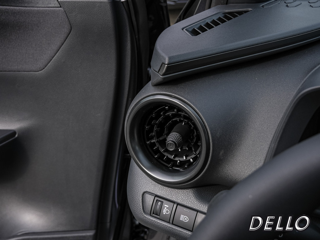 Fahrzeugansicht TOYOTA C-HR 1.8 Hybrid FWD Teamplayer - Bild 32