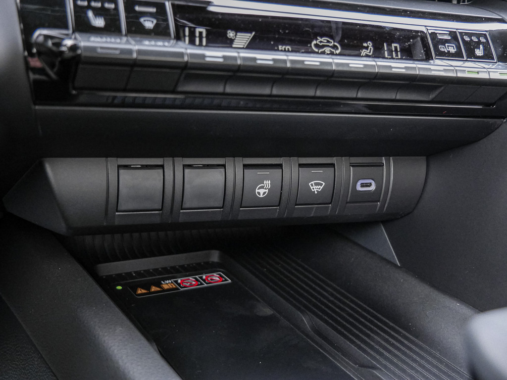 Fahrzeugansicht TOYOTA C-HR 1.8 Hybrid FWD Teamplayer - Bild 20