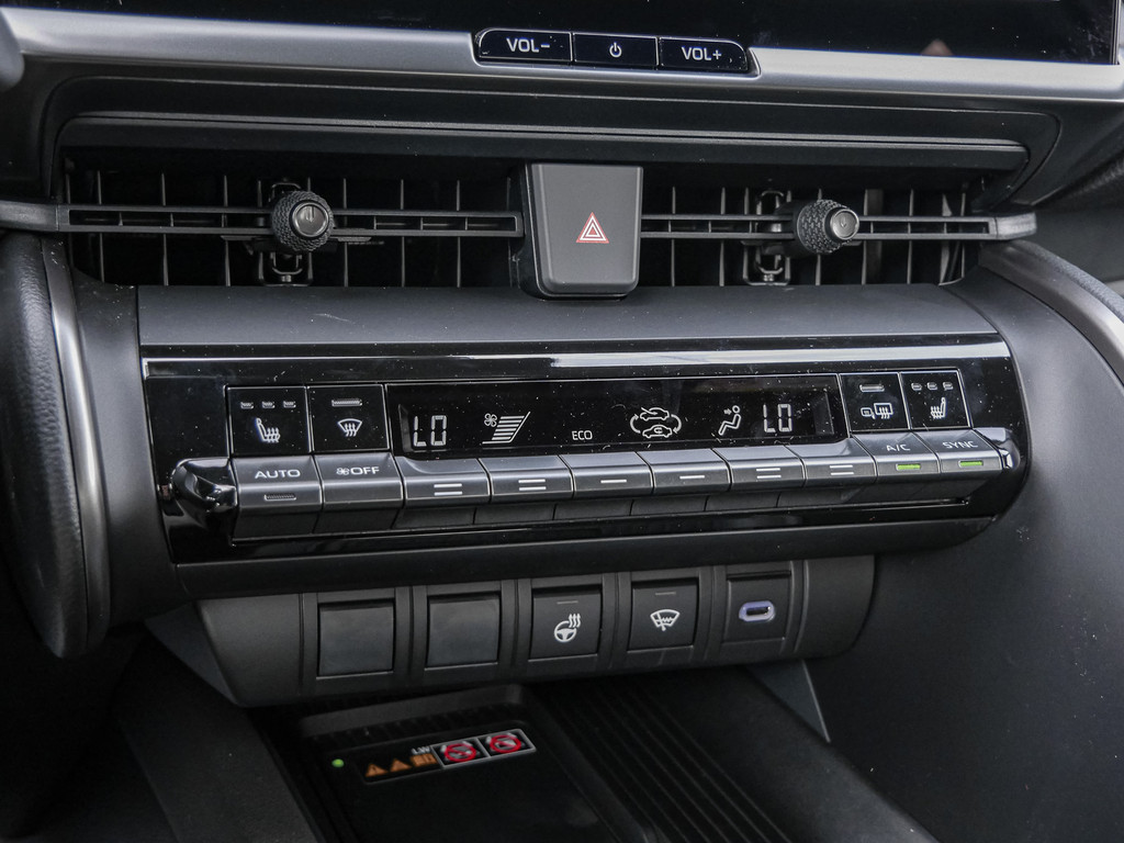 Fahrzeugansicht TOYOTA C-HR 1.8 Hybrid FWD Teamplayer - Bild 19