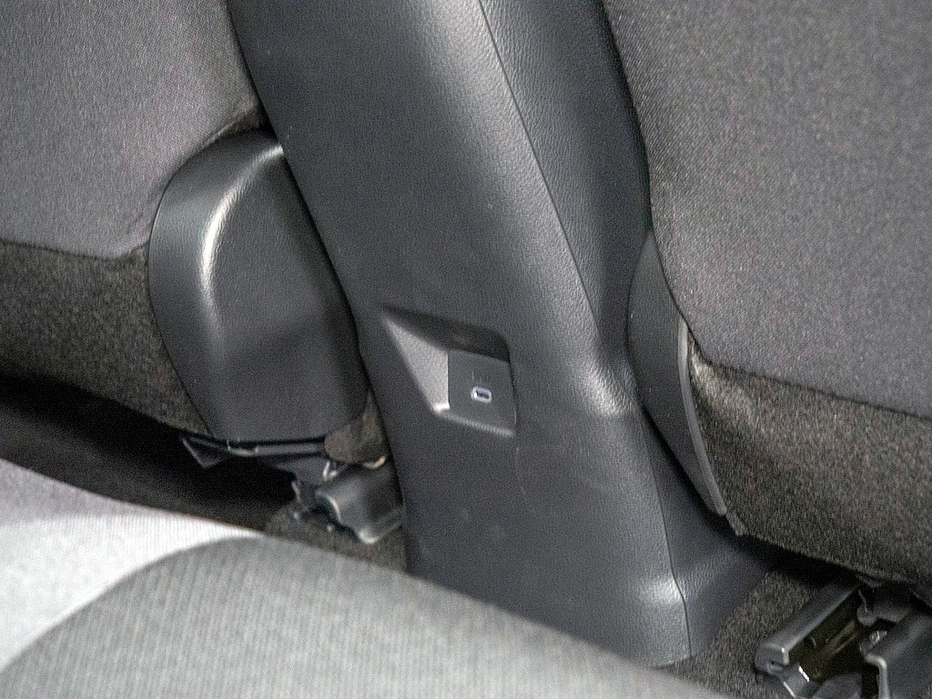 Fahrzeugansicht TOYOTA C-HR 1.8 Hybrid Teamplayer - Bild 7