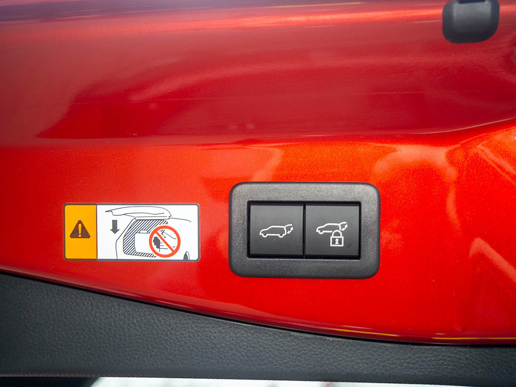 Fahrzeugansicht TOYOTA C-HR 1.8 Hybrid Teamplayer - Bild 11