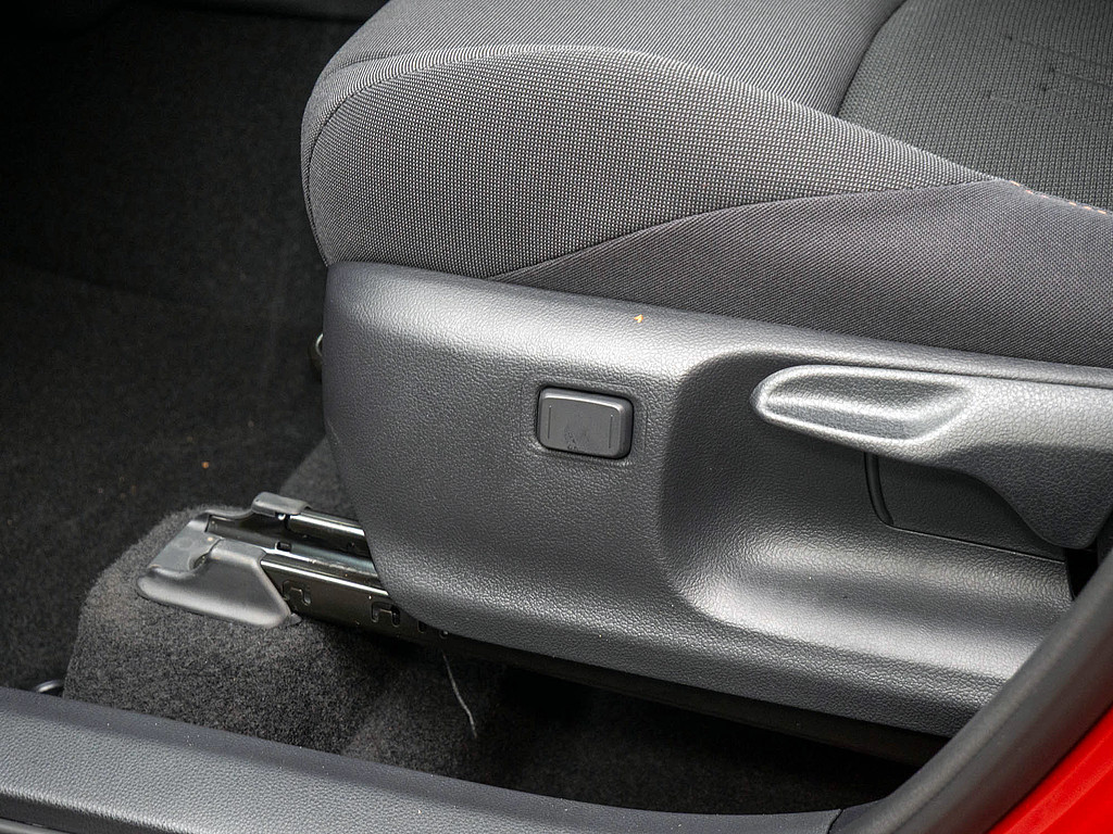 Fahrzeugansicht TOYOTA C-HR 1.8 Hybrid Teamplayer - Bild 15