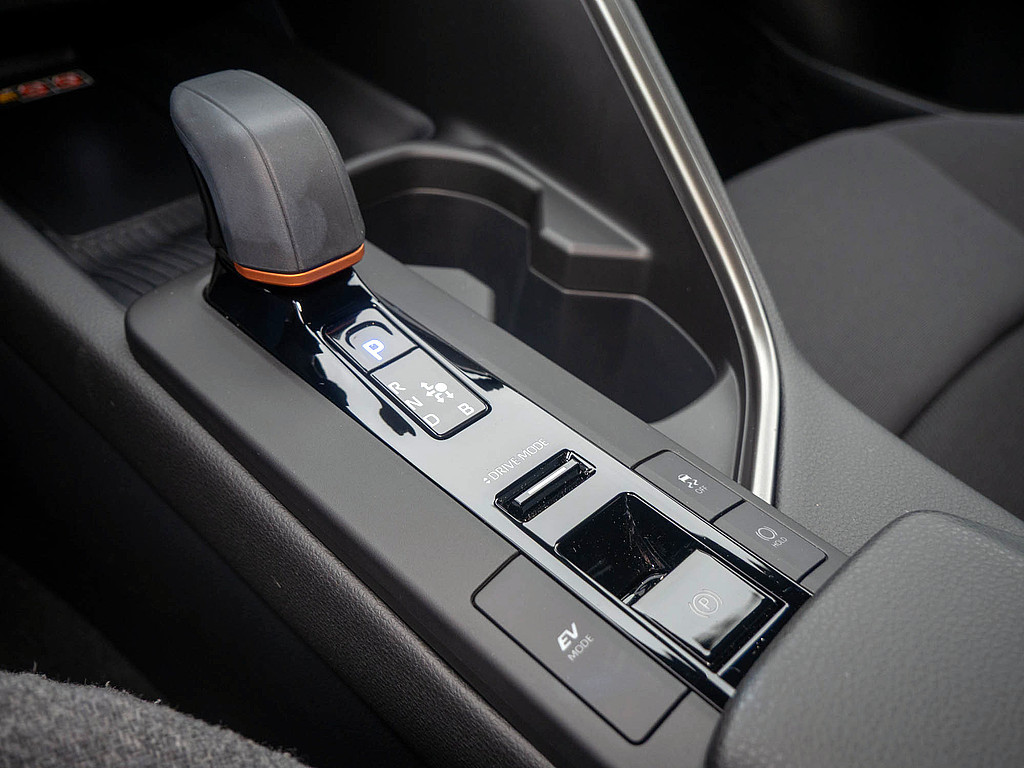 Fahrzeugansicht TOYOTA C-HR 1.8 Hybrid Teamplayer - Bild 24