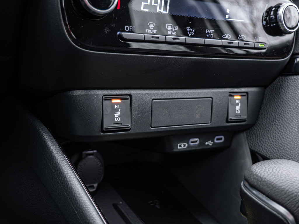 Fahrzeugansicht TOYOTA Yaris Hybrid 1.5 VVT-i Teamplayer - Bild 15