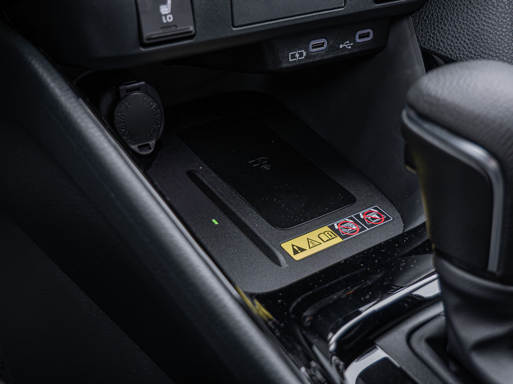 Fahrzeugansicht TOYOTA Yaris Hybrid 1.5 VVT-i Teamplayer - Bild 16