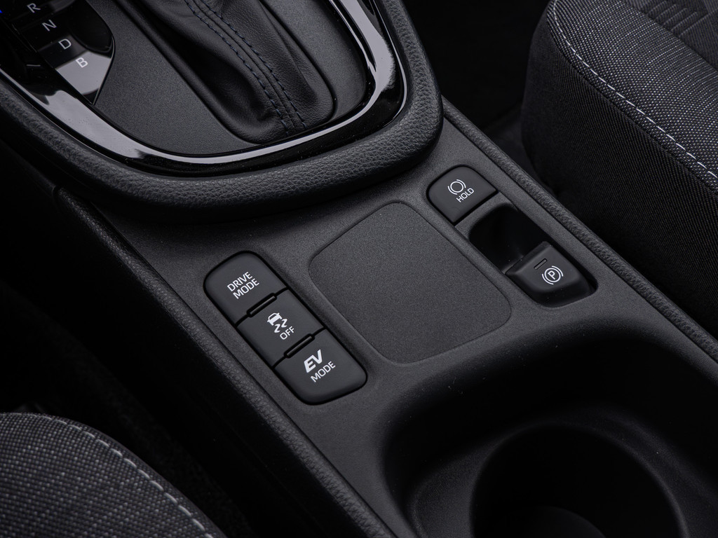 Fahrzeugansicht TOYOTA Yaris Hybrid 1.5 VVT-i Teamplayer - Bild 18