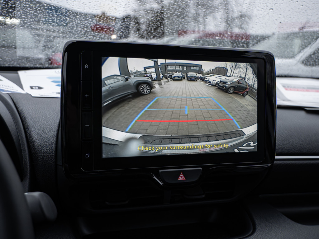 Fahrzeugansicht TOYOTA Yaris 1.5 Hybrid Teamplayer - Bild 13