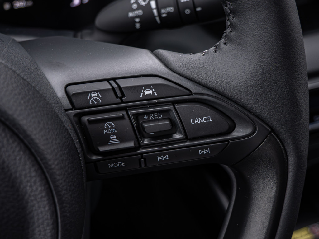 Fahrzeugansicht TOYOTA Yaris 1.5 Hybrid Teamplayer - Bild 26