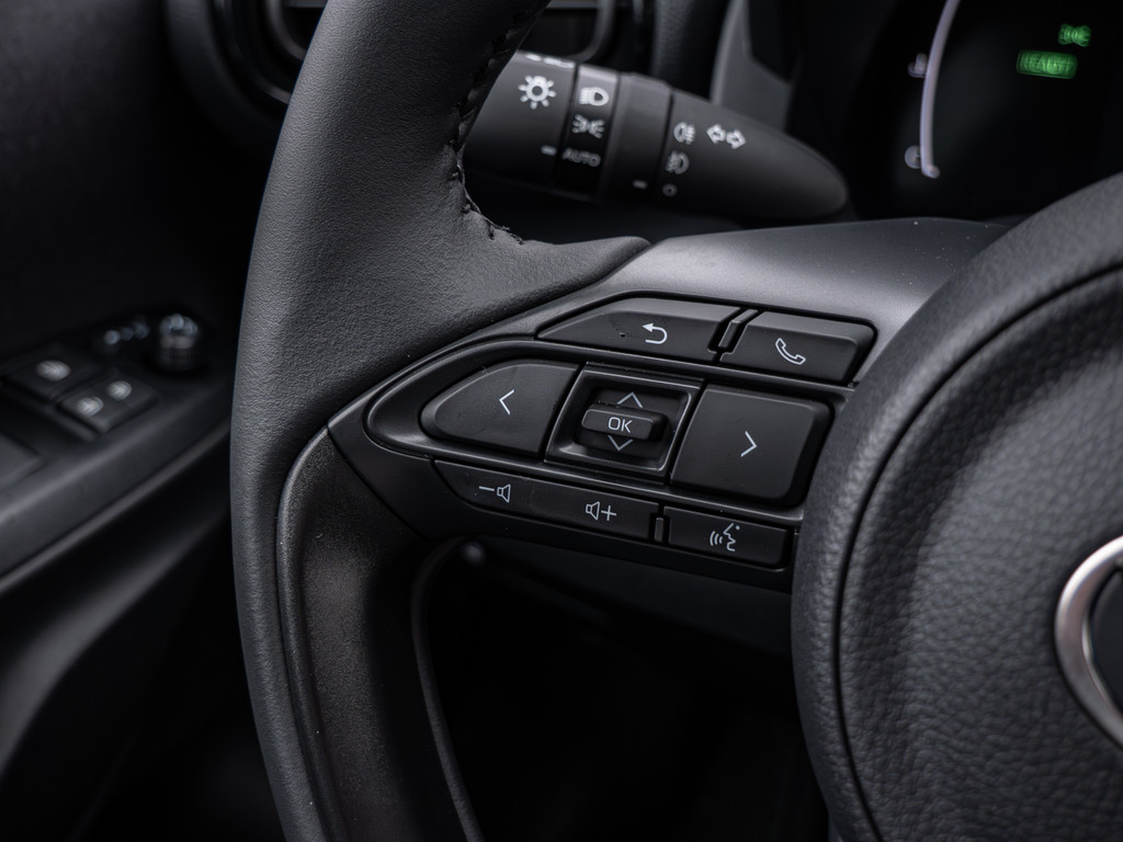 Fahrzeugansicht TOYOTA Yaris 1.5 Hybrid Teamplayer - Bild 27