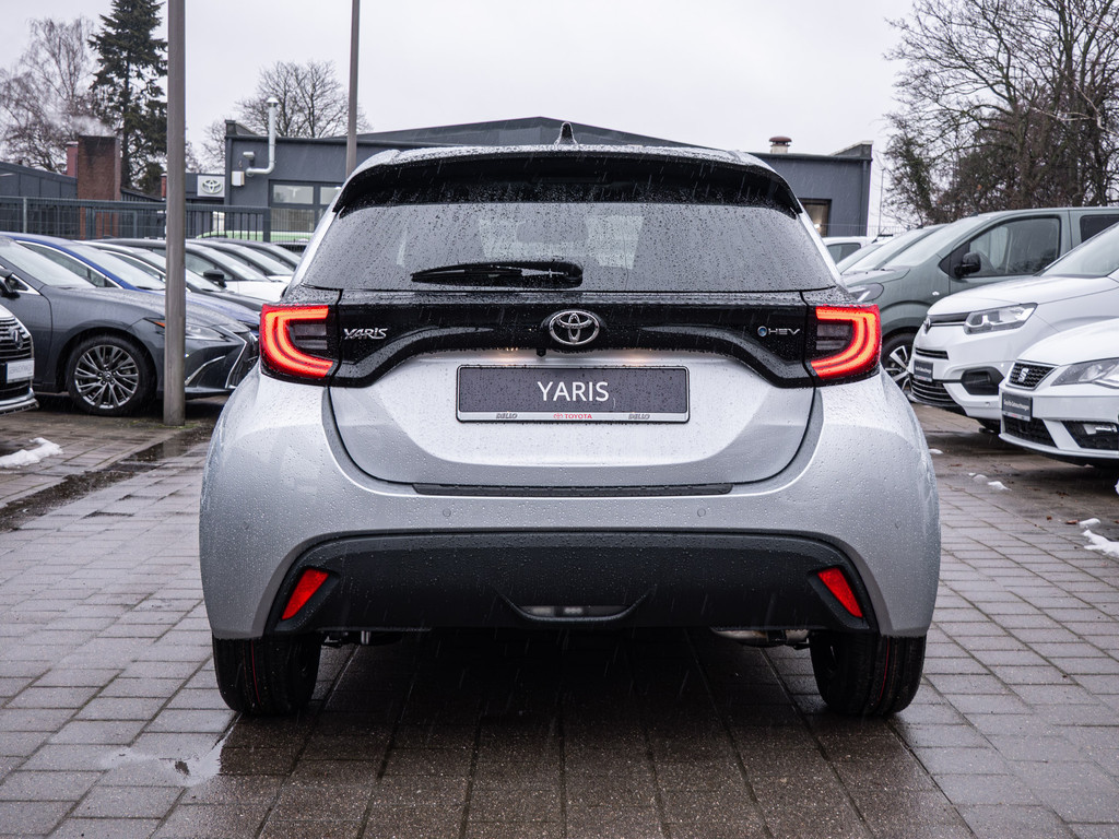 Fahrzeugansicht TOYOTA Yaris 1.5 Hybrid Teamplayer - Bild 36