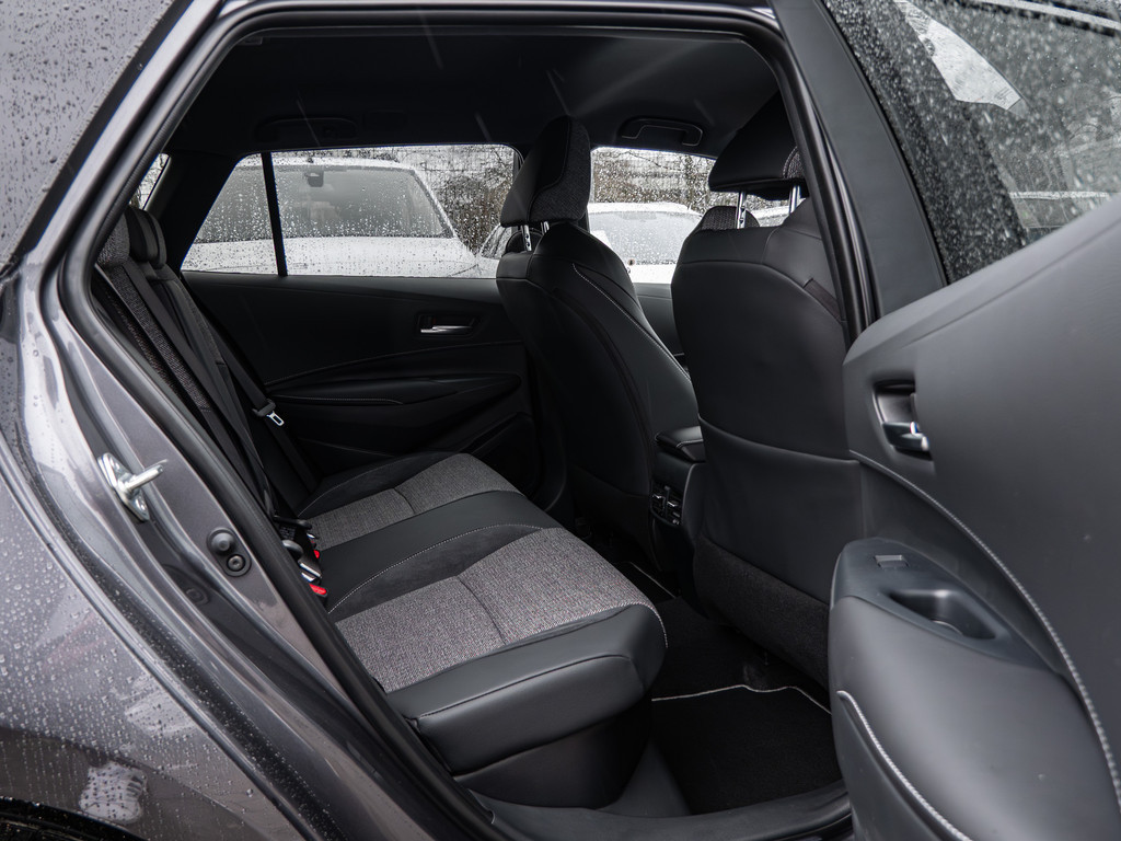 Fahrzeugansicht TOYOTA Corolla Touring Sports 2.0 Hybrid Teamplayer - Bild 4