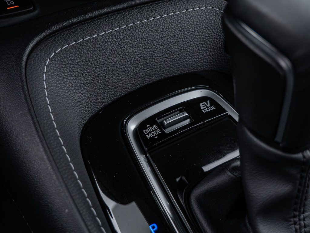 Fahrzeugansicht TOYOTA Corolla Touring Sports 2.0 Hybrid Teamplayer - Bild 18