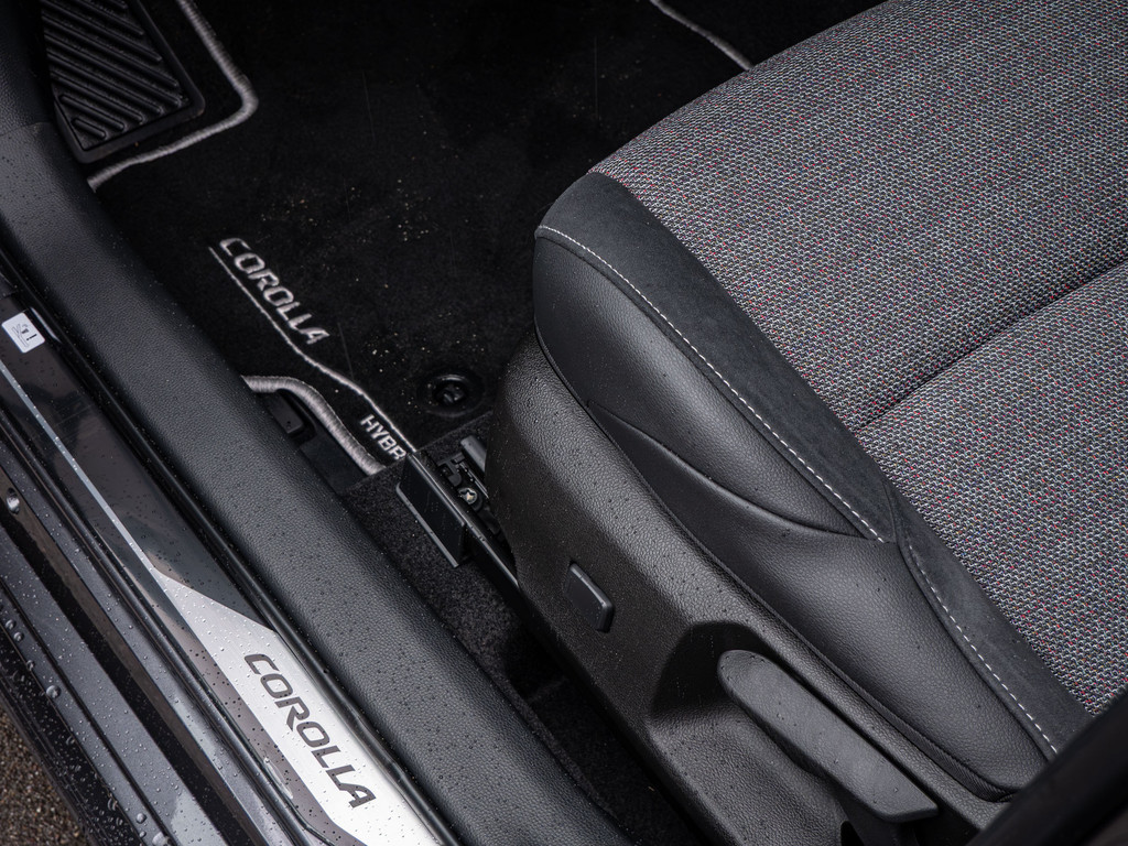 Fahrzeugansicht TOYOTA Corolla Touring Sports 2.0 Hybrid Teamplayer - Bild 30