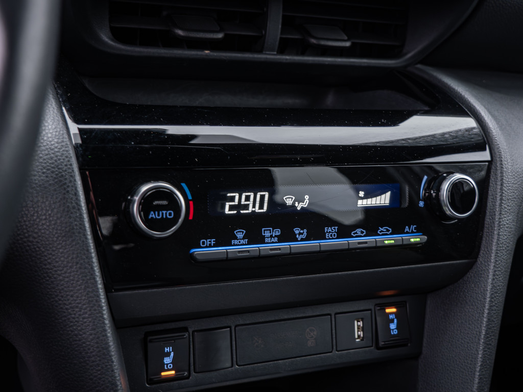 Fahrzeugansicht TOYOTA Yaris Cross Hybrid 1.5 VVT-i Team D - Bild 17