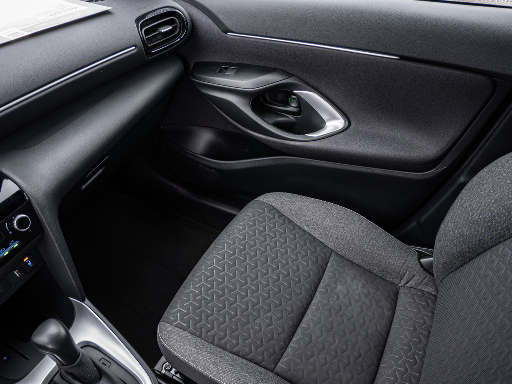 Fahrzeugansicht TOYOTA Yaris Cross Hybrid 1.5 VVT-i Team D - Bild 22