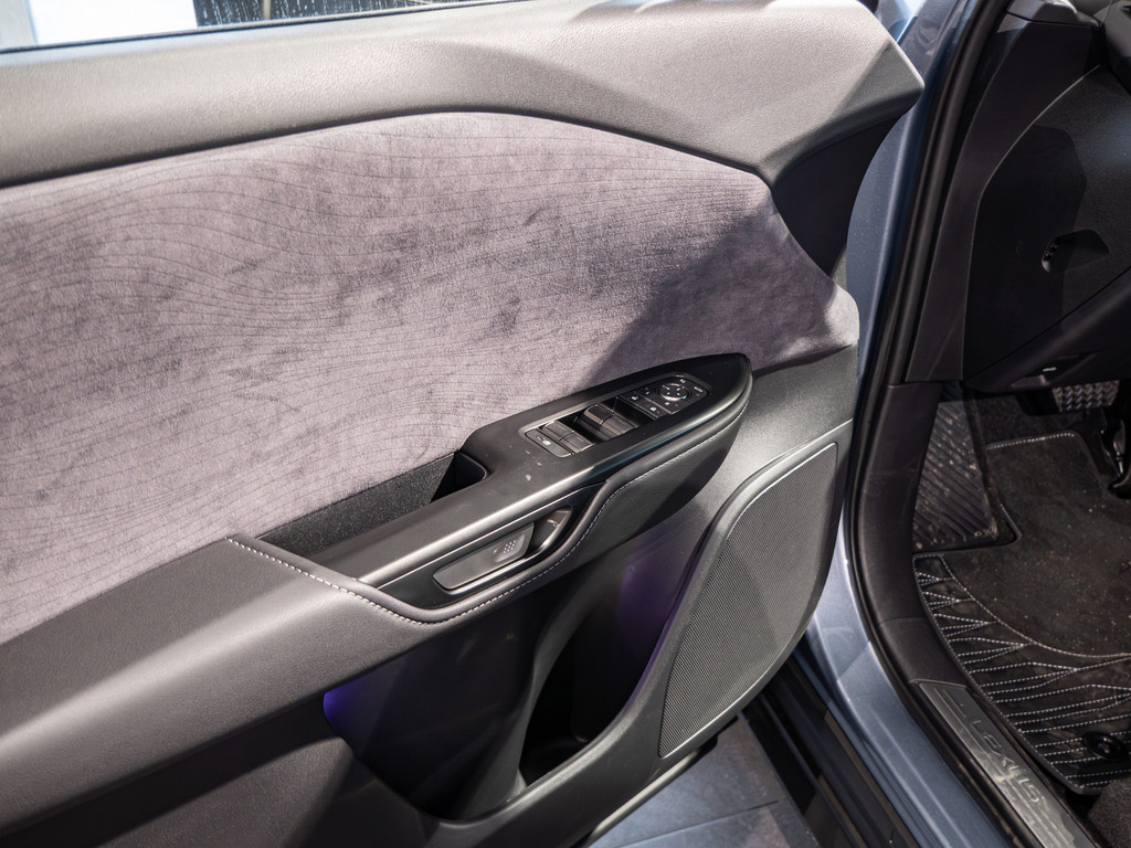 Fahrzeugansicht LEXUS RZ 500 e DIRECT4 Luxury - Bild 30