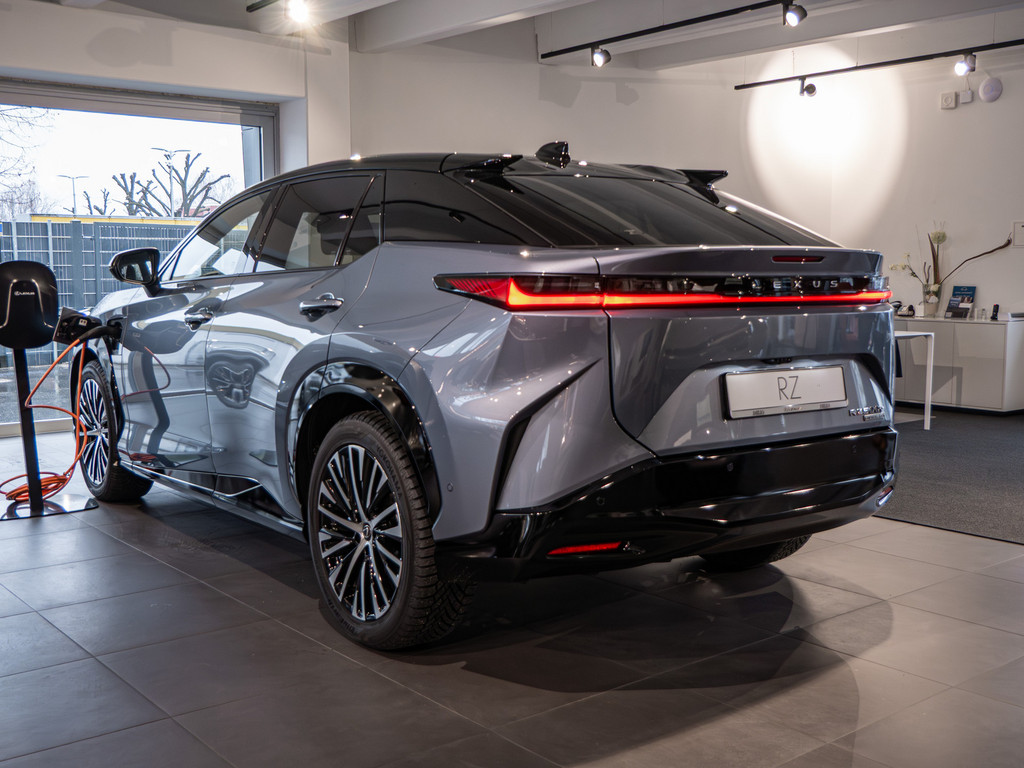 Fahrzeugansicht LEXUS RZ 500 e DIRECT4 Luxury - Bild 35